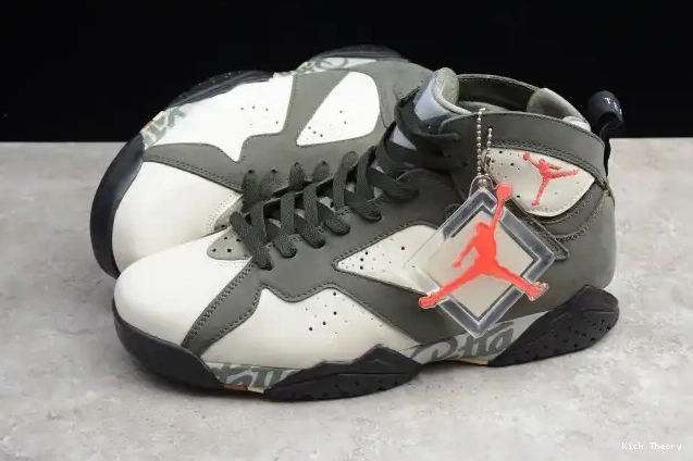Kicktheory Air Patta Jordan Icicle 7 x AT3375-100 0521